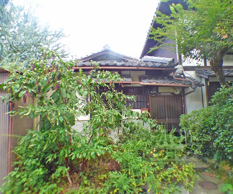 鹿ケ谷西寺ノ前町１６貸家