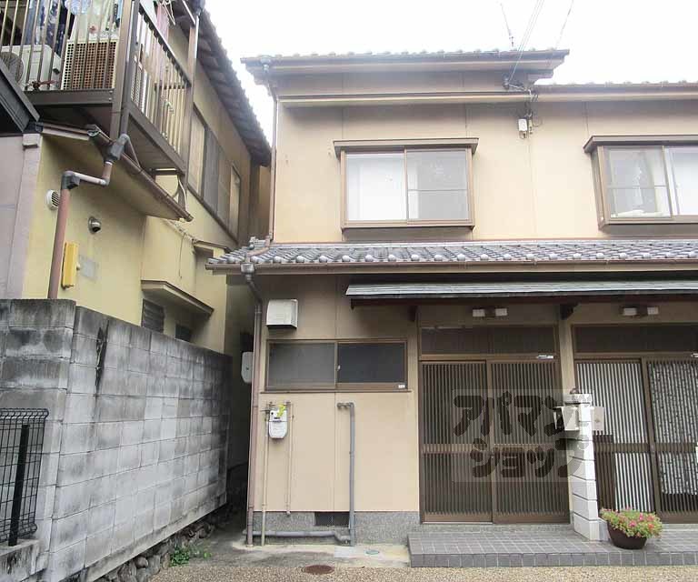 小山北玄以町２７貸家