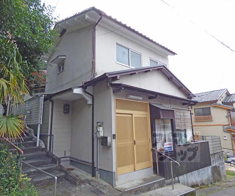 北白川瓜生山町戸建て