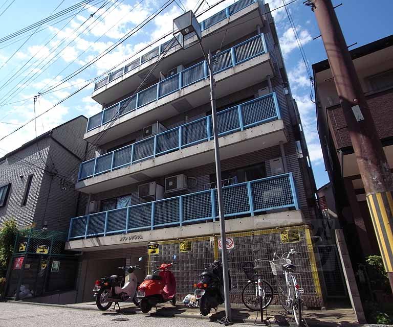 メゾンレザンジュ