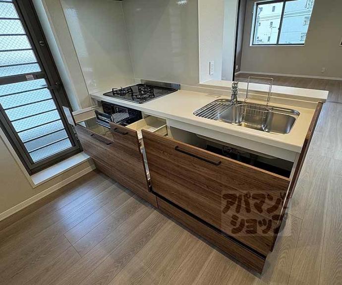 【シャーメゾン ライズ One】間取