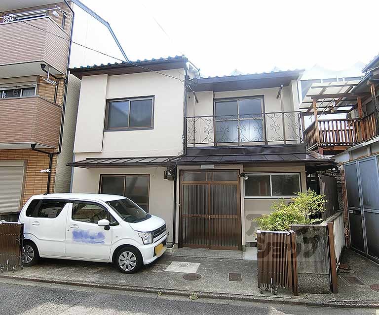 西院太田町貸家