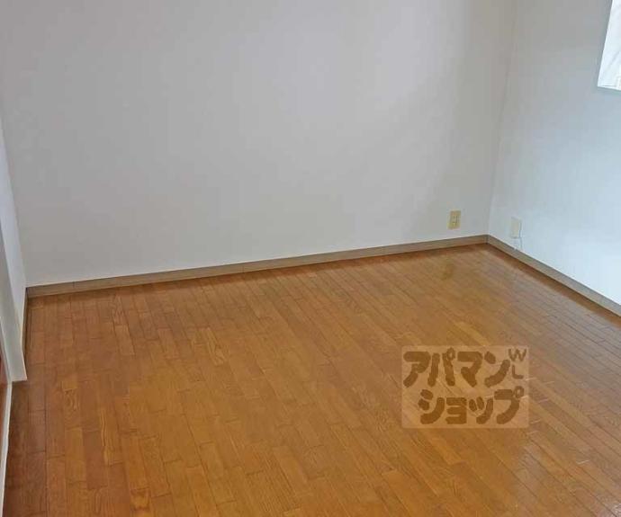 【ファミーユ桂】間取