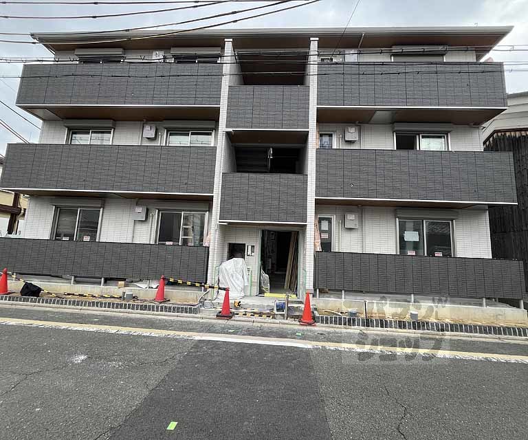 エンラージ西院