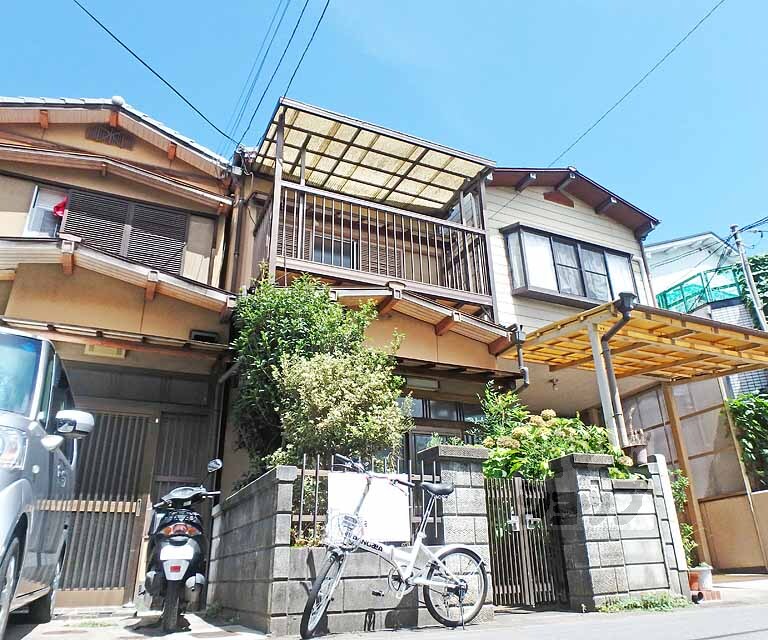 勧修寺西栗栖野町貸家