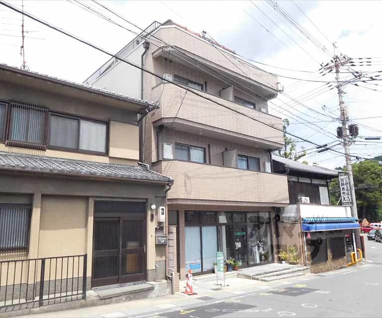 川上マンション