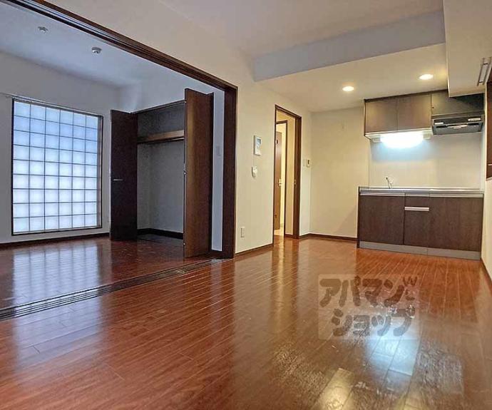 【エターナルコート三条】間取