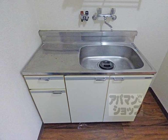 【メゾンド亜地路義】間取