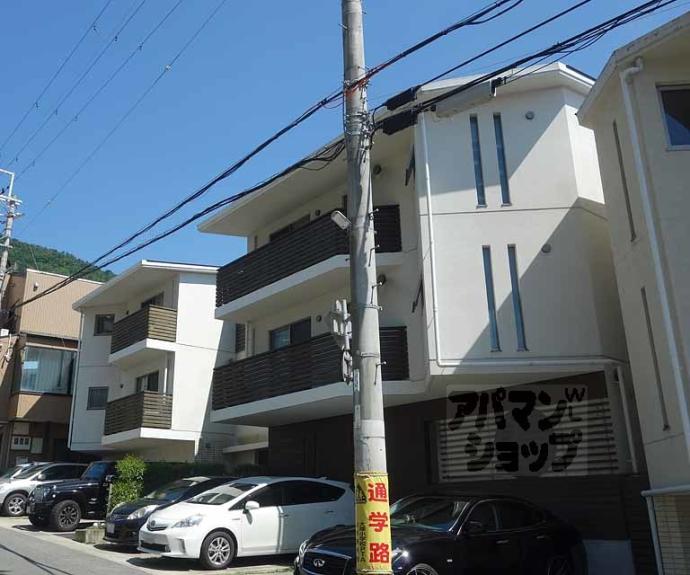 【ＰＡＲＫ　ＨＩＬＬＳ　ＯＹＡＫＥ　ＶＩＬＬＡ　４】間取