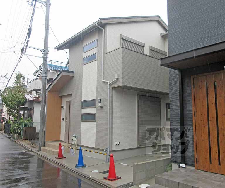 深草平田町４７－３貸家