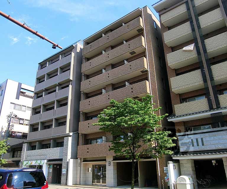 三条ヴィラさわだ