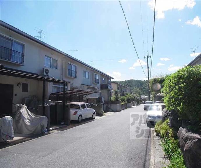 【岩倉忠在地町テラスハウス】間取