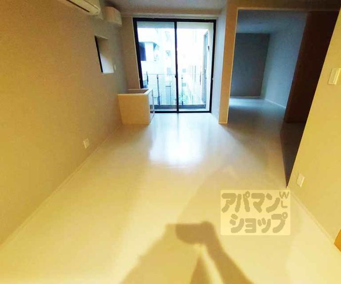 【ヴィラスタジオーネ御所南】間取