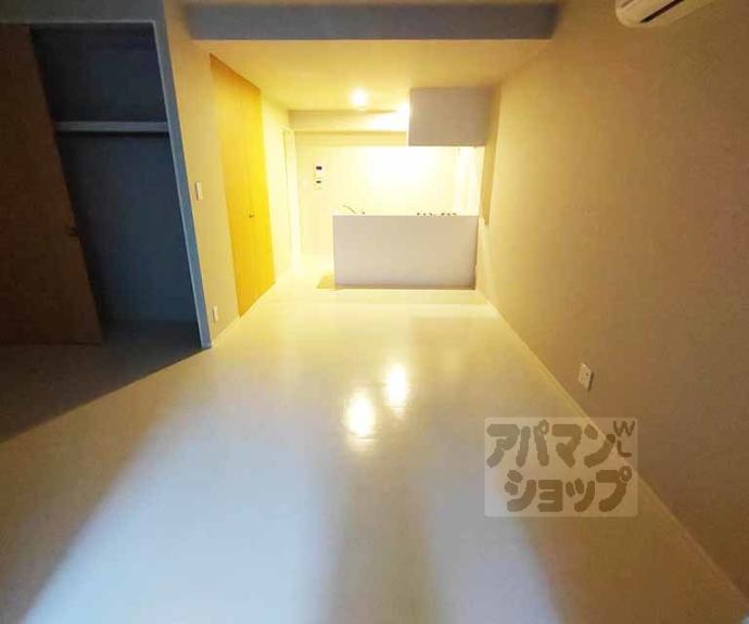 【ヴィラスタジオーネ御所南】間取