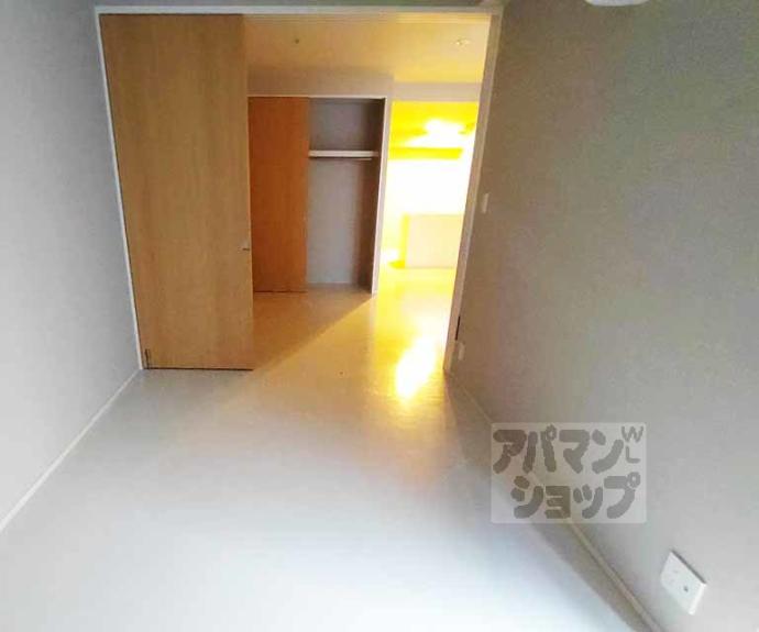 【ヴィラスタジオーネ御所南】間取