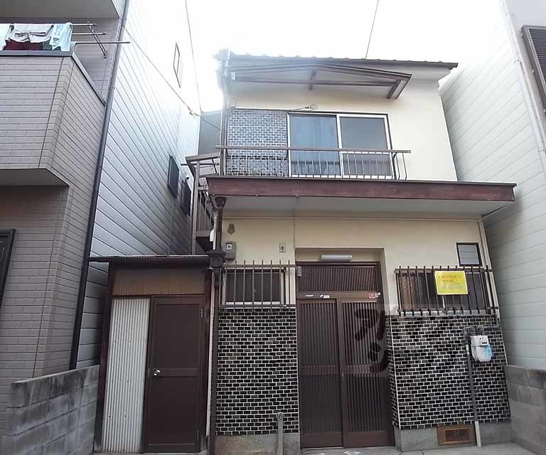 西京極大門町12-61貸家