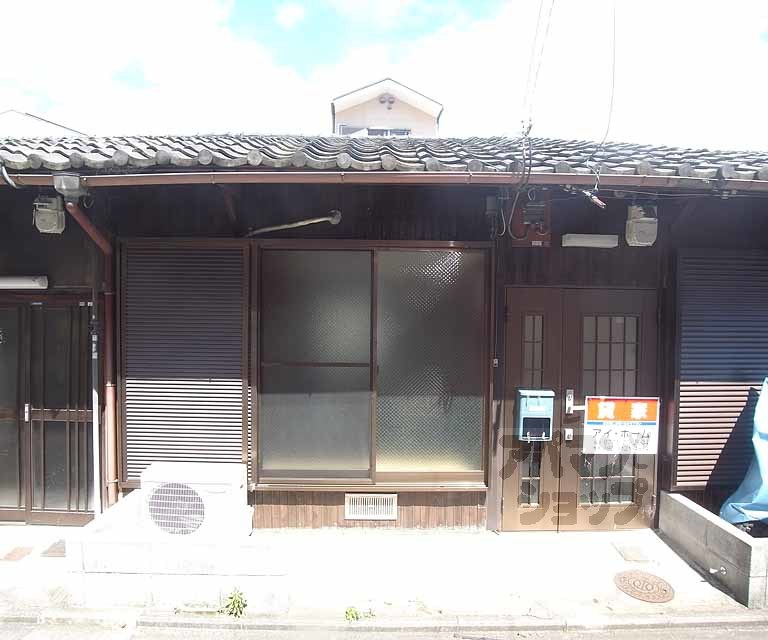 西院東今田町貸家平屋